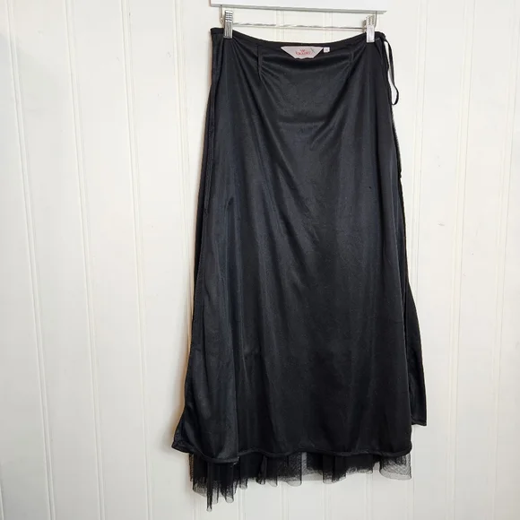 Black Midi Skirt with Red Rose Embroidery - Picture 11 of 14